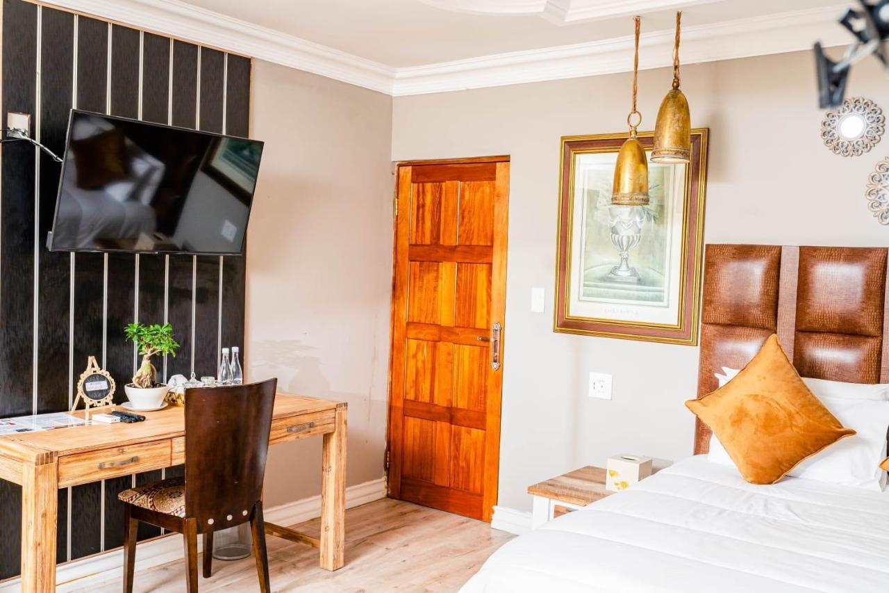 Hotel Re-Union Vacations Hartbeespoort Esterno foto