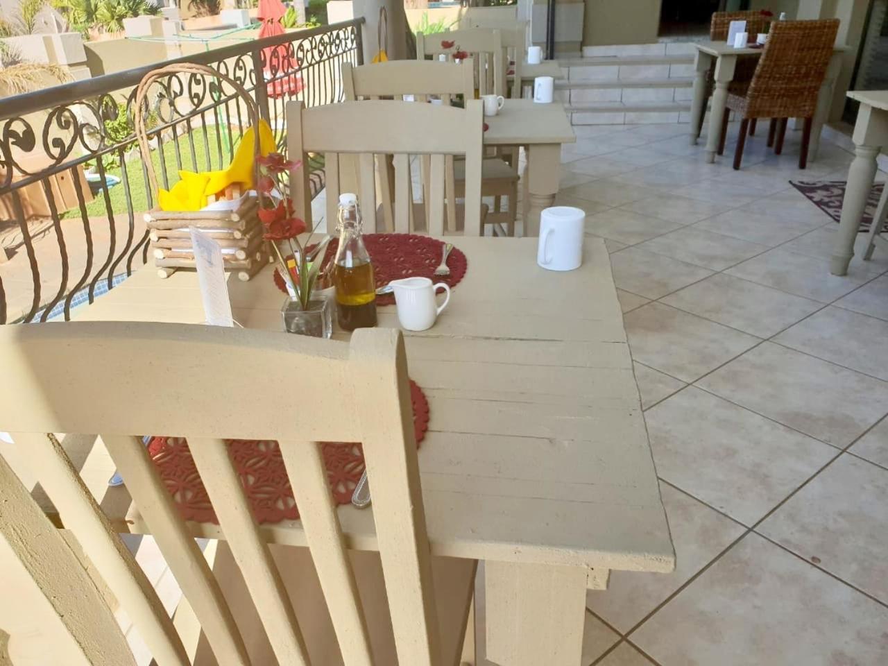 Hotel Re-Union Vacations Hartbeespoort Esterno foto