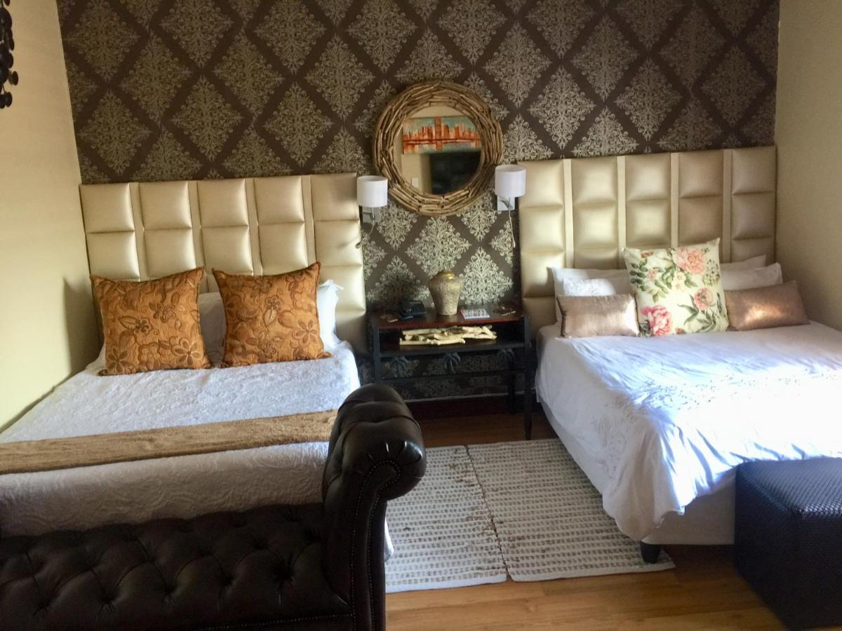 Hotel Re-Union Vacations Hartbeespoort Esterno foto