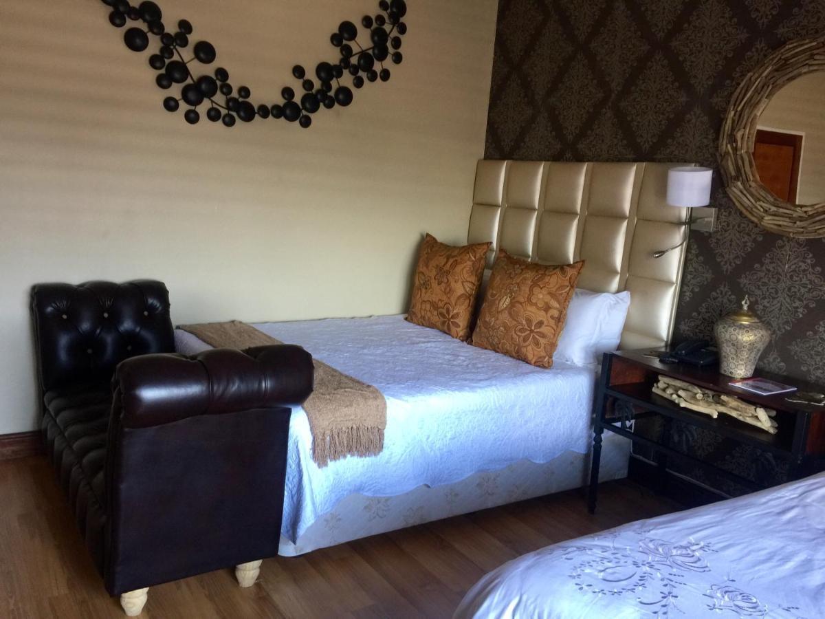 Hotel Re-Union Vacations Hartbeespoort Esterno foto